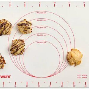 New Tupperware Silicone Wonder Baking Mat Red print